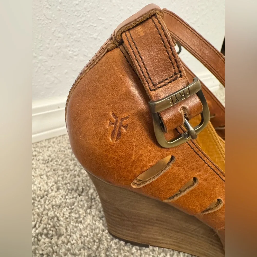 Frye Gwen Ankle Strap Leather Wedge Heels | Brown Peep Toe | Women’s 8 - Picture 3 of 6
